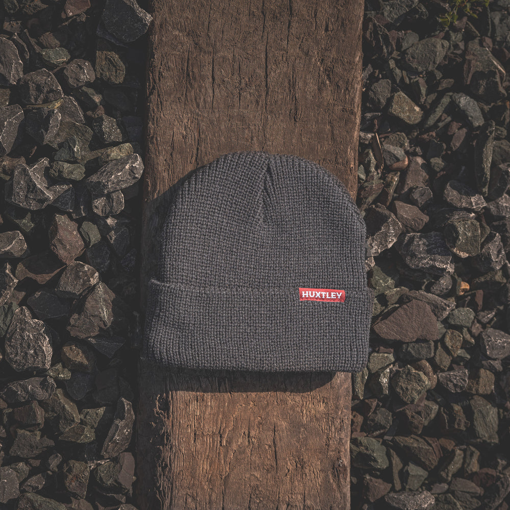 Fisherman Beanie Gunmetal/ Red