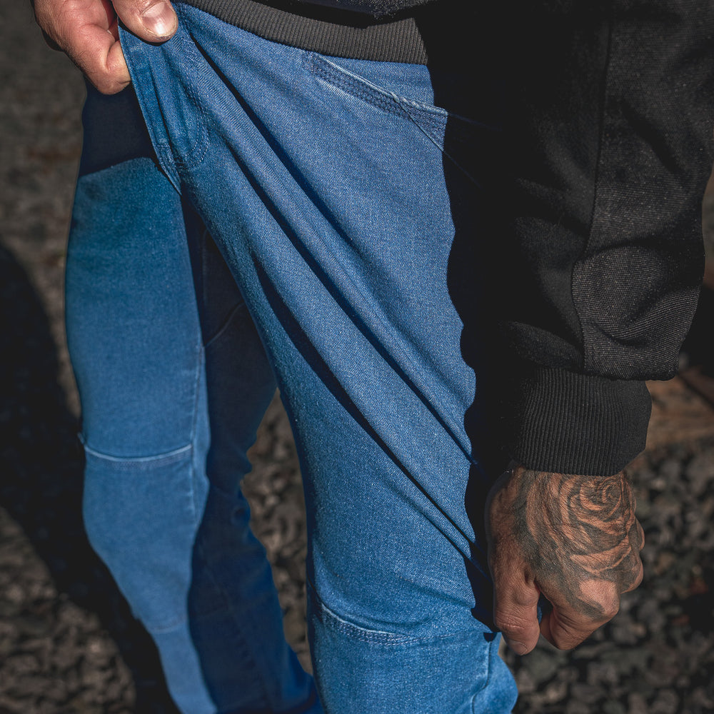 
                  
                    FX-1 Slim Flex Jeans Force Blue
                  
                