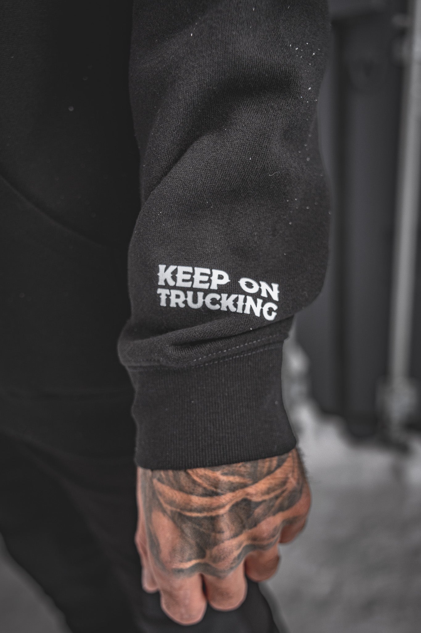 
                  
                    HX-717 Heavyweight Hoodie "Keep On Trucking"
                  
                