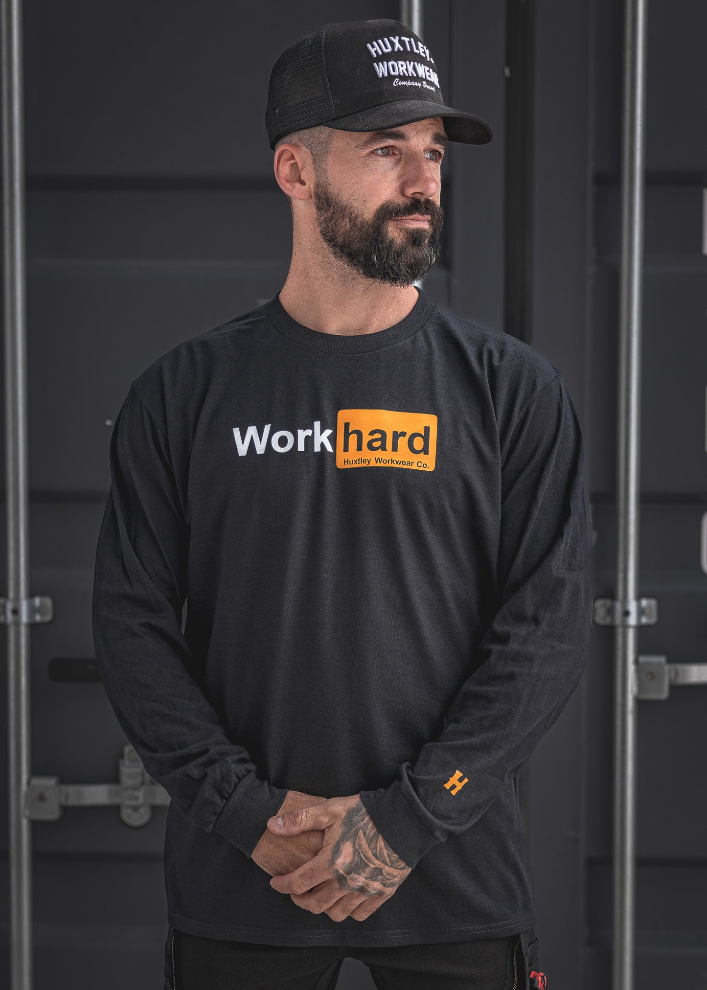 
                  
                    T-shirt à Manches Longues HX-226 "Work Hard"
                  
                