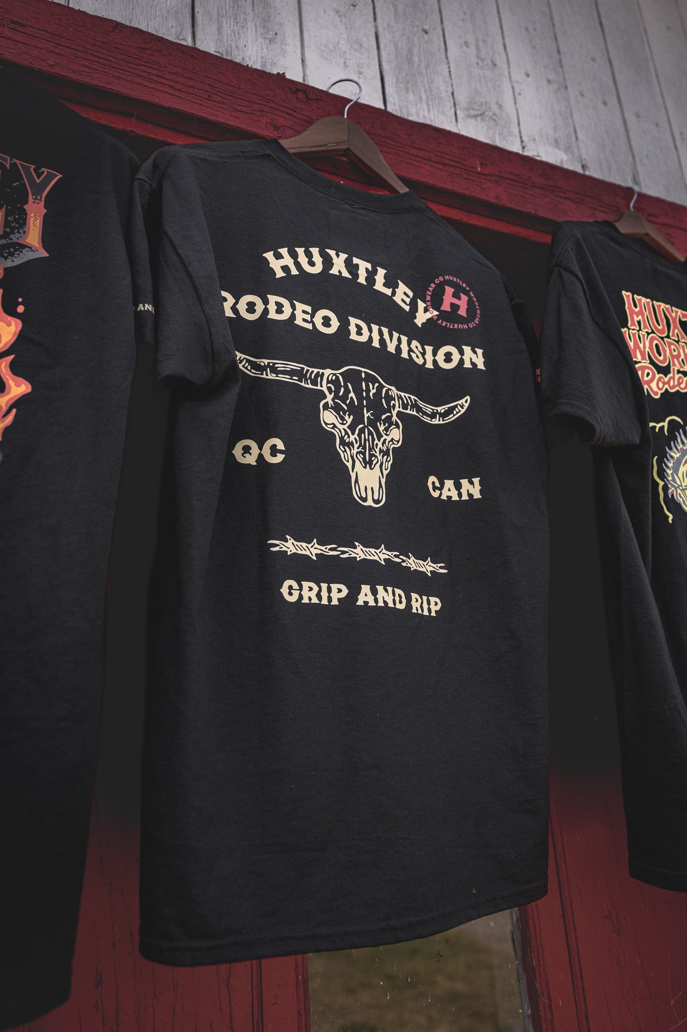 
                  
                    HX-891 "Rodeo Division" Tee Black/ Sand
                  
                