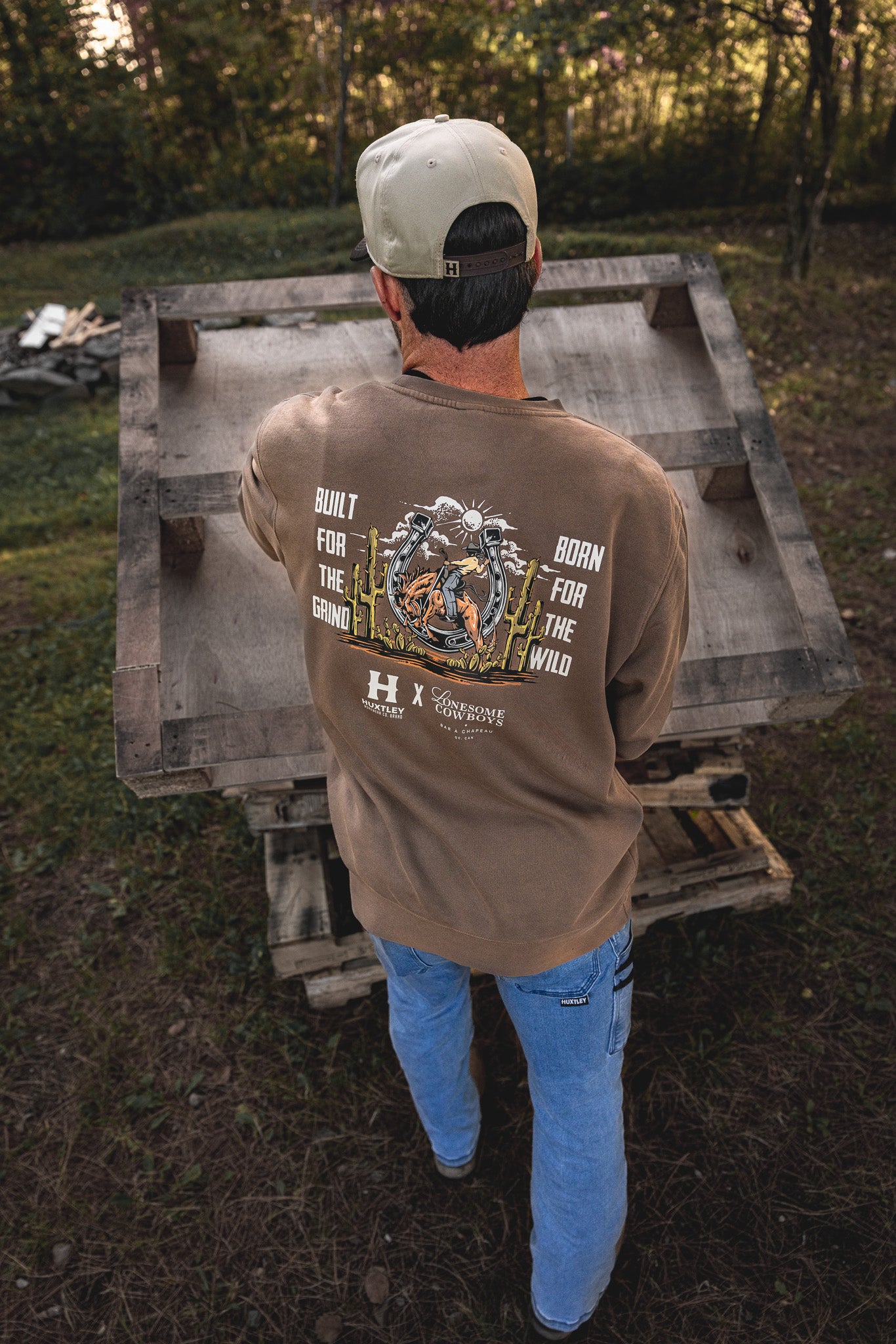 
                  
                    HX-593 "Built for the grind - Born for the wild" Crewneck
                  
                