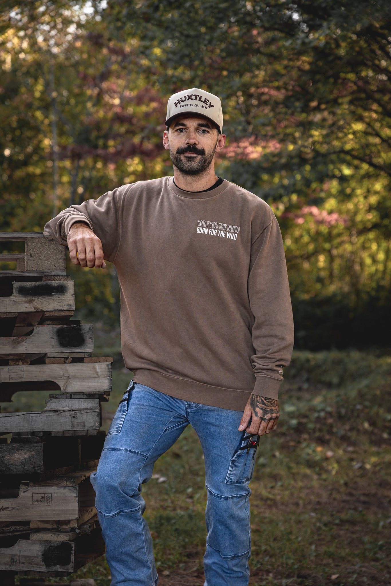 
                  
                    HX-593 "Built for the grind - Born for the wild" Crewneck
                  
                