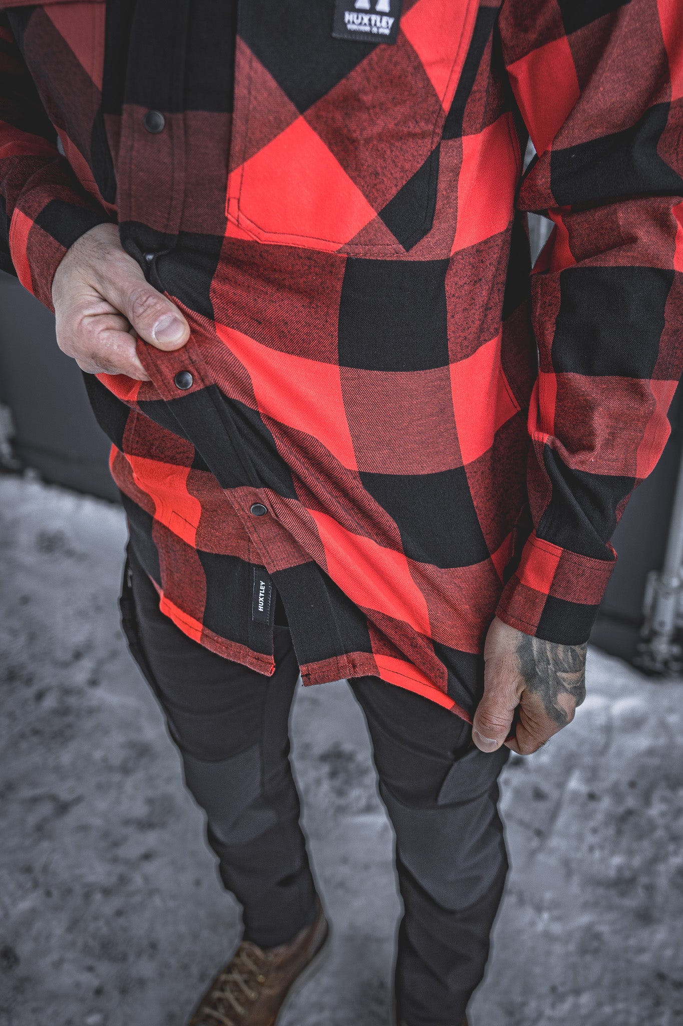Built for full range of motion, the HD-57 Flannel in red/black offers unexpected stretch for serious comfort. Tackle your day on site or off with gear that moves with you—without sacrificing grit.