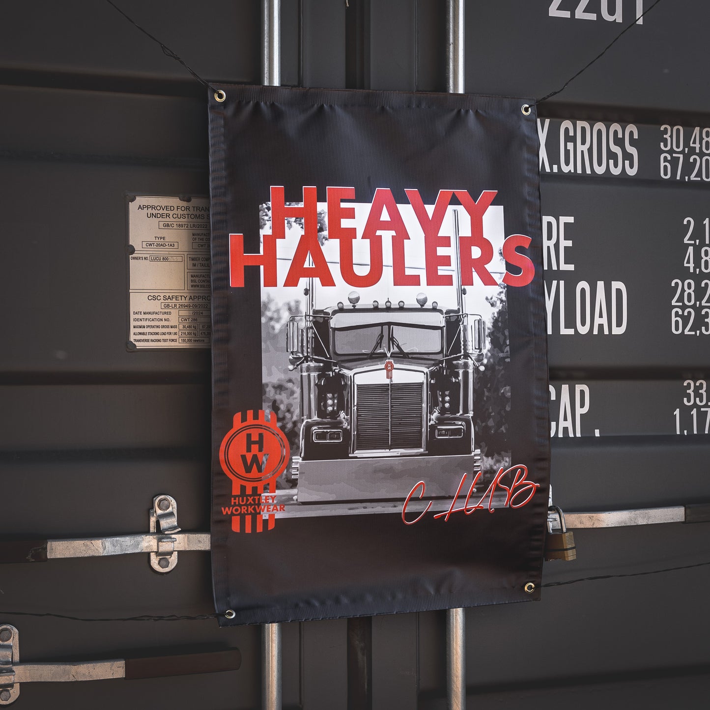 Show you’re part of the crew with the Huxtley “Heavy Haulers” banner. Built for truckers, riggers, and haulin' legends. For the HW Club only – no rookies allowed.